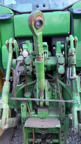 2007 John Deere 7220 Tractor