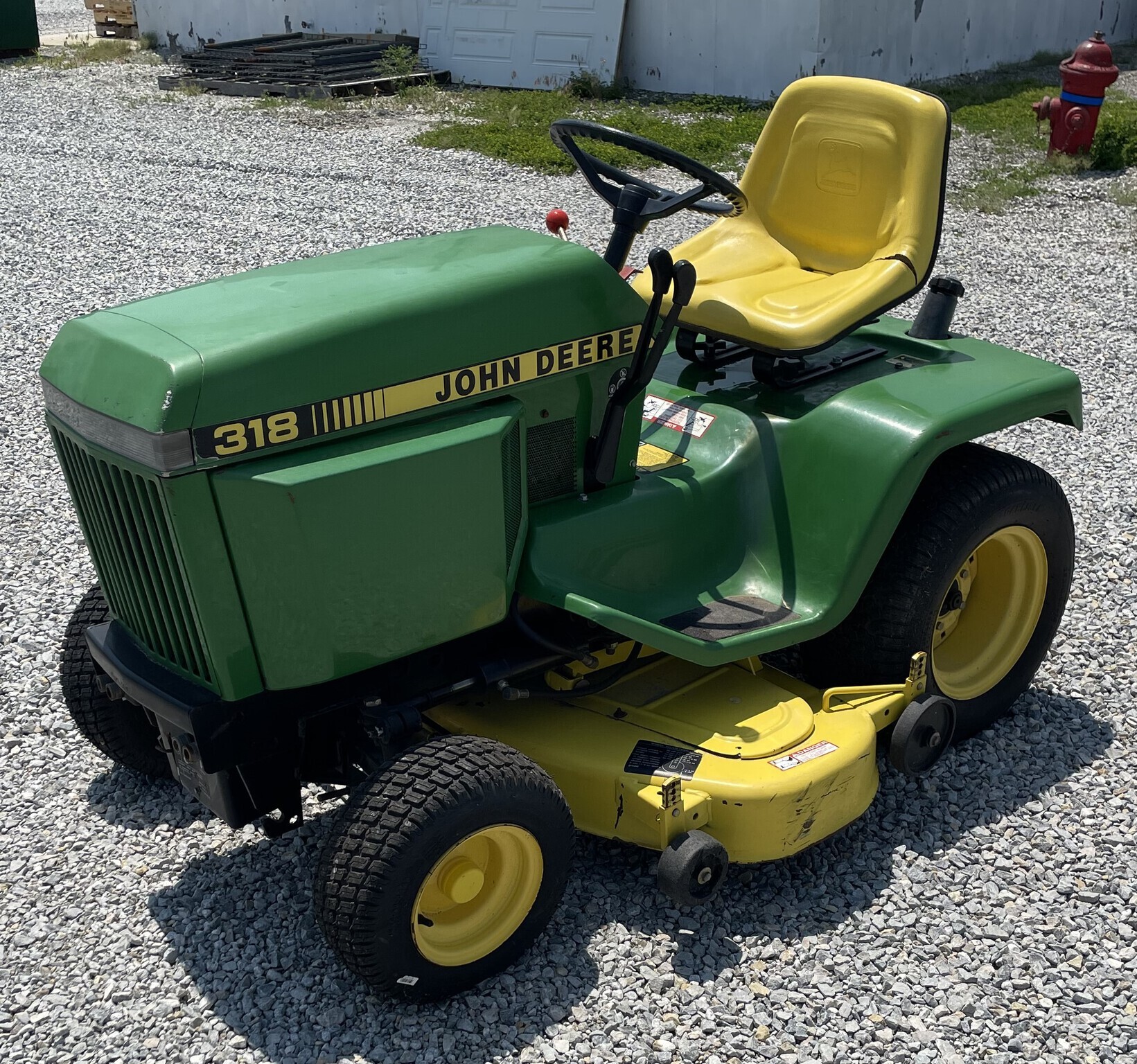 Farm Equipment John Deere 318 Lawn Tractor 1990 John Deere 318