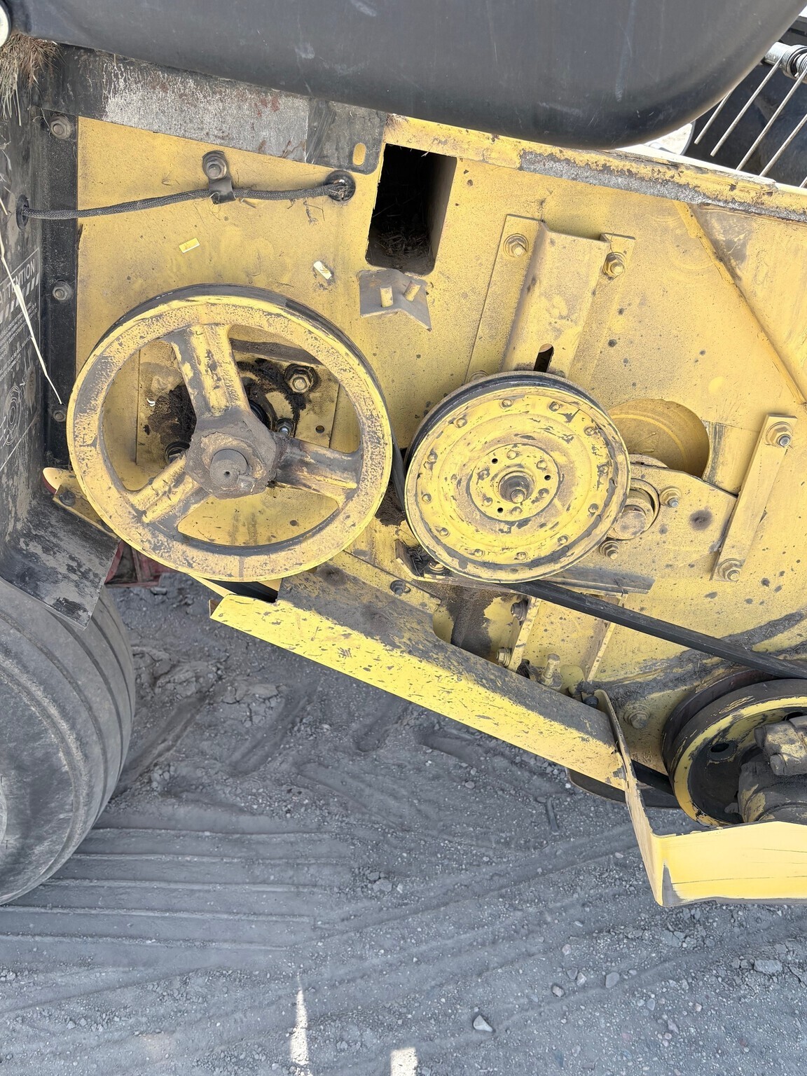 2004 New Holland 1475 Mower Conditioner