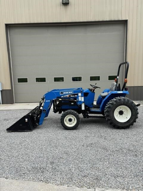  New Holland TC30 Tractor