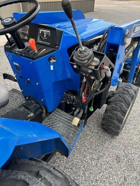  New Holland TC30 Tractor