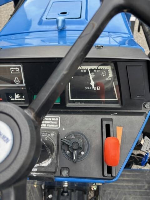  New Holland TC30 Tractor