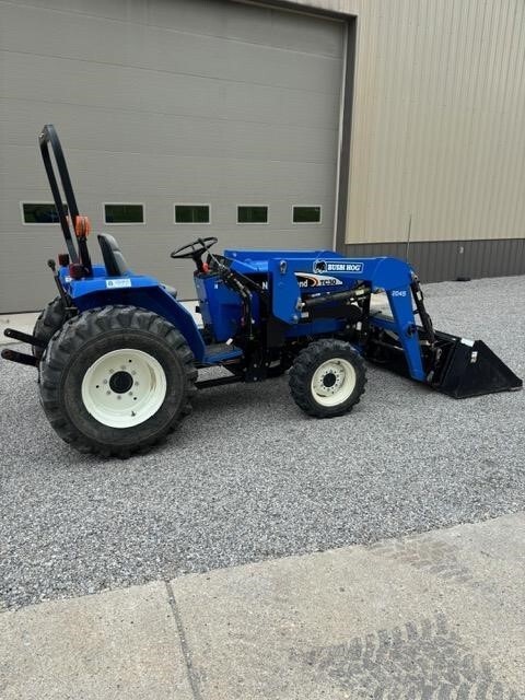  New Holland TC30 Tractor