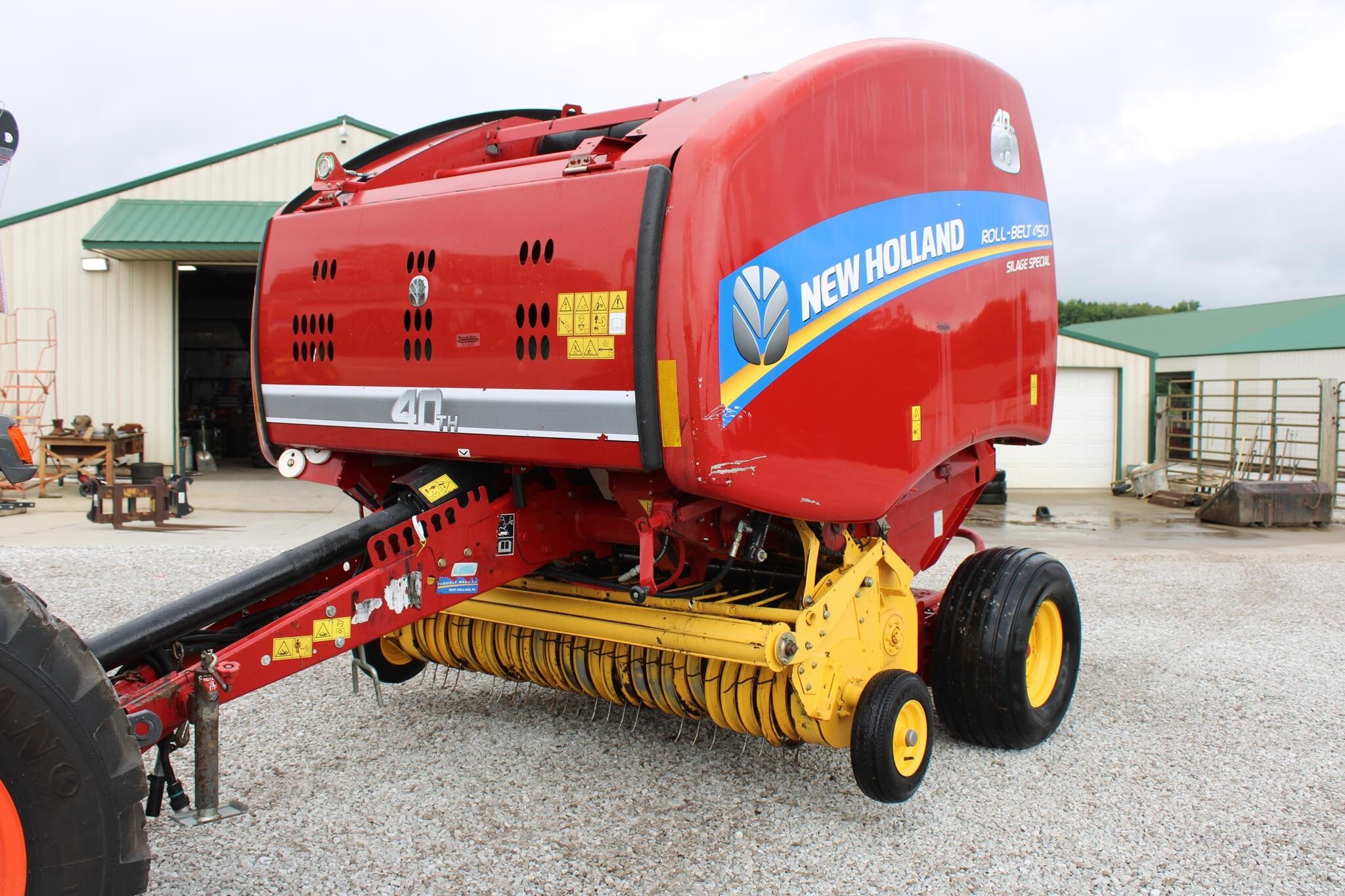 2015 New Holland Roll-Belt 450 Round Baler