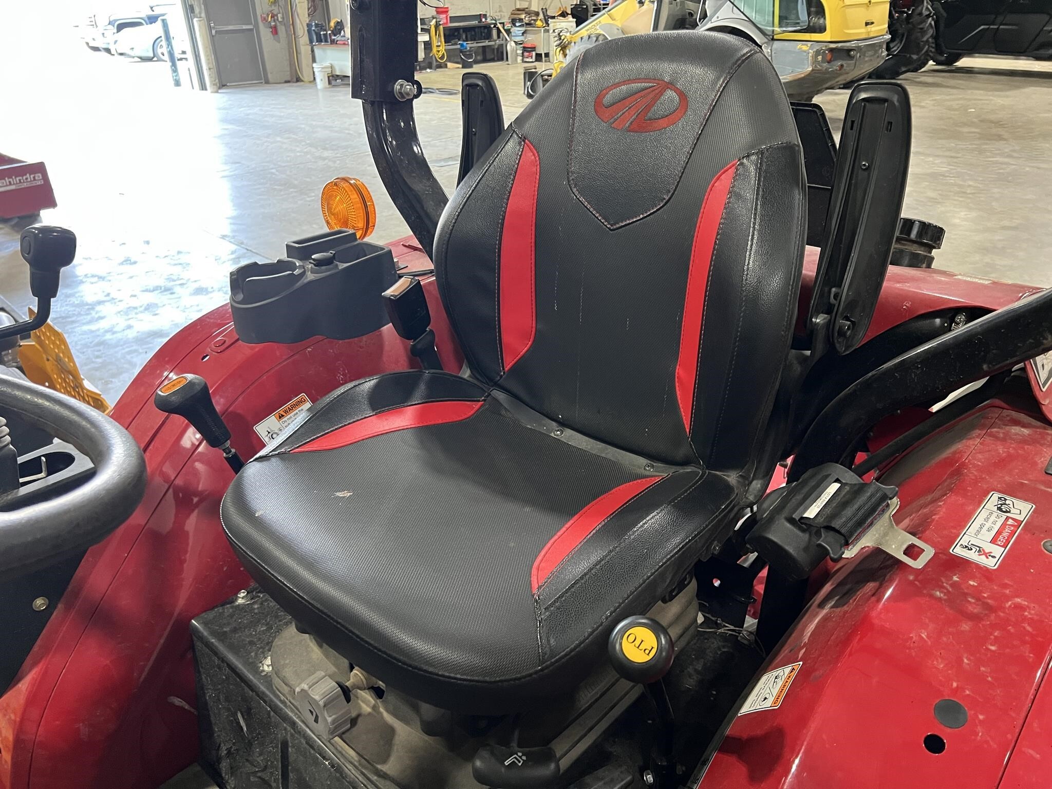 2021 Mahindra 2638 HST Tractor