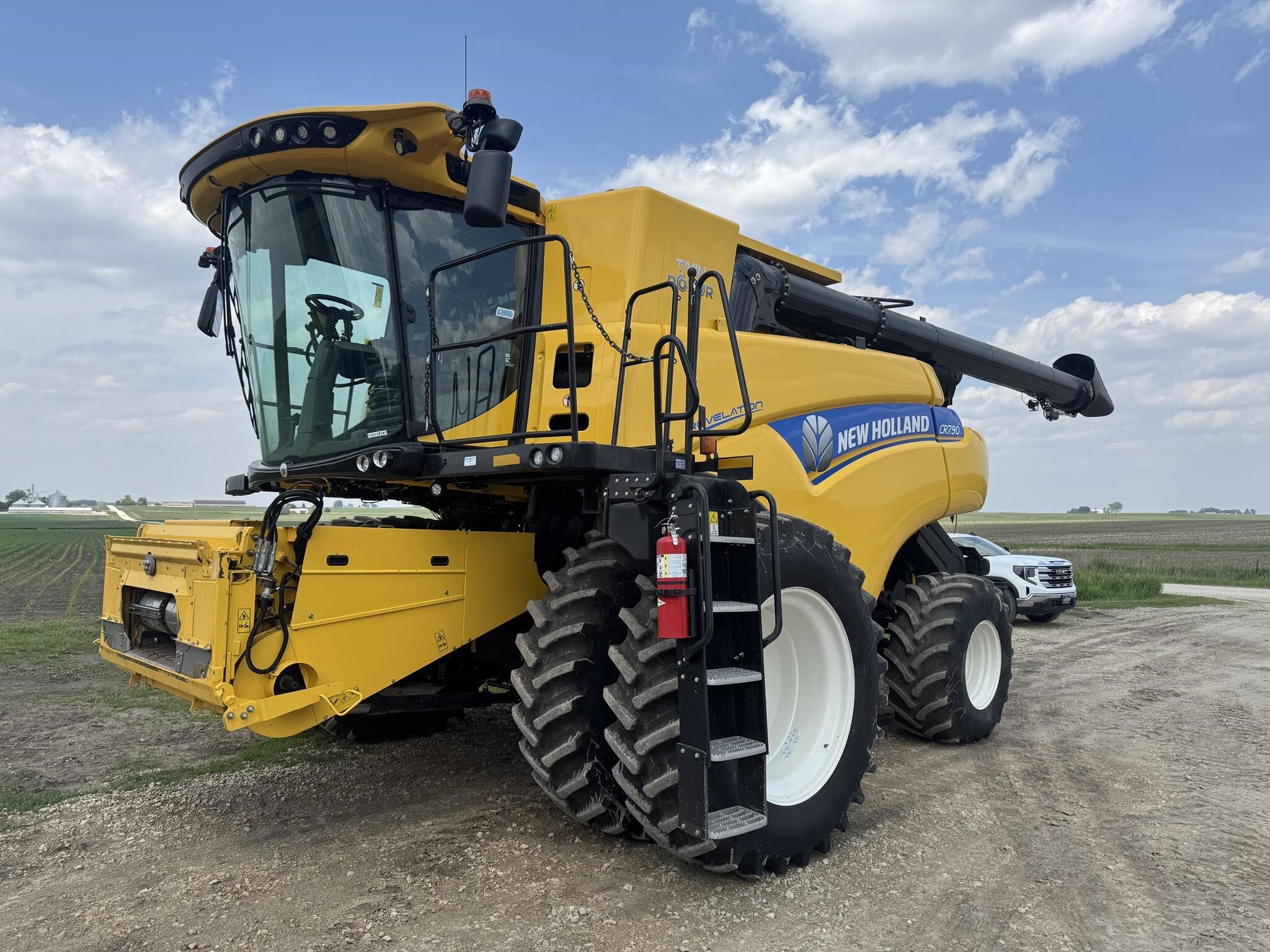 2018 New Holland CR7.90 REVELATION Combine