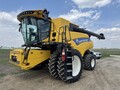 2018 New Holland CR7.90 REVELATION Combine
