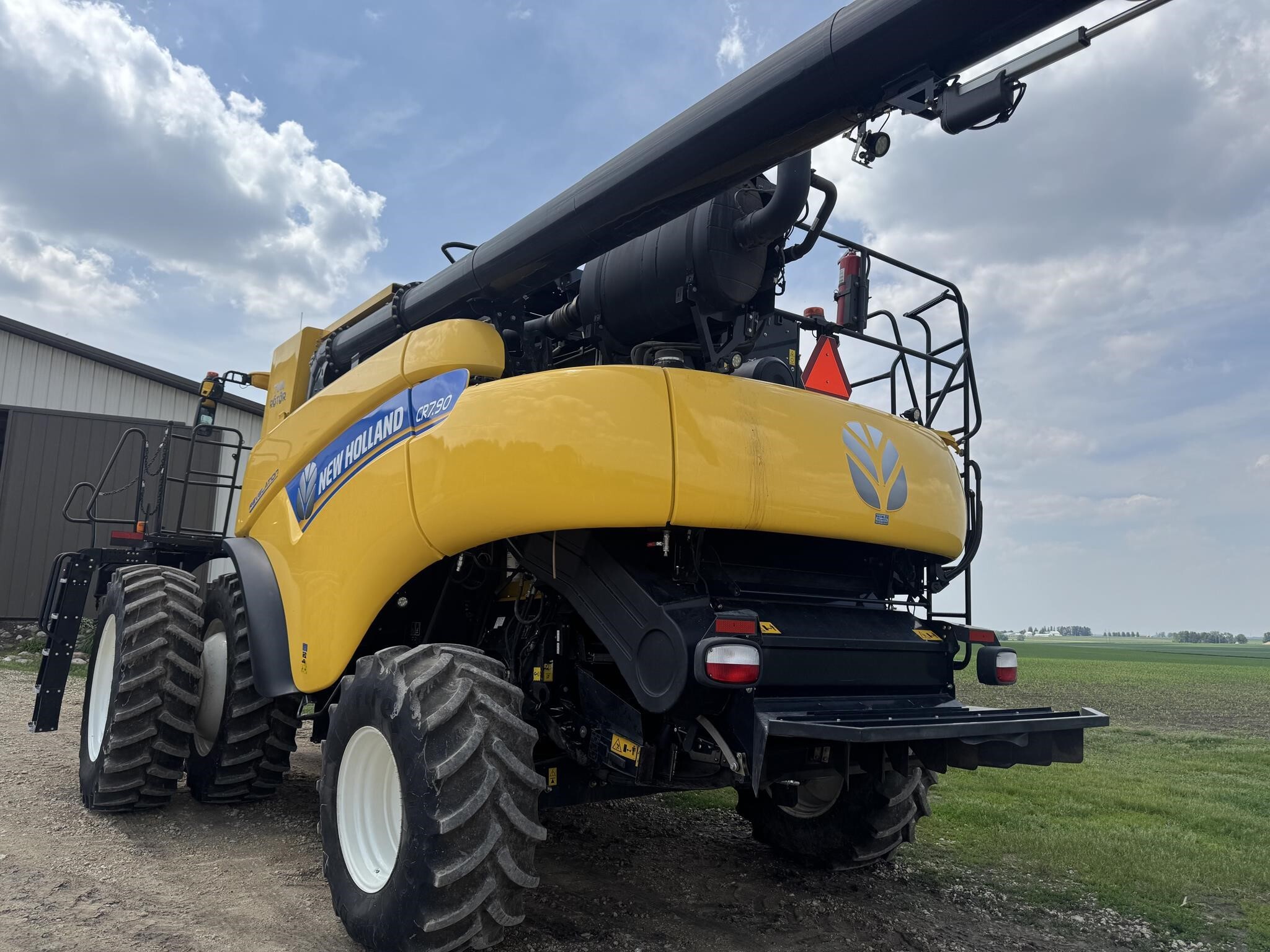 2018 New Holland CR7.90 REVELATION Combine