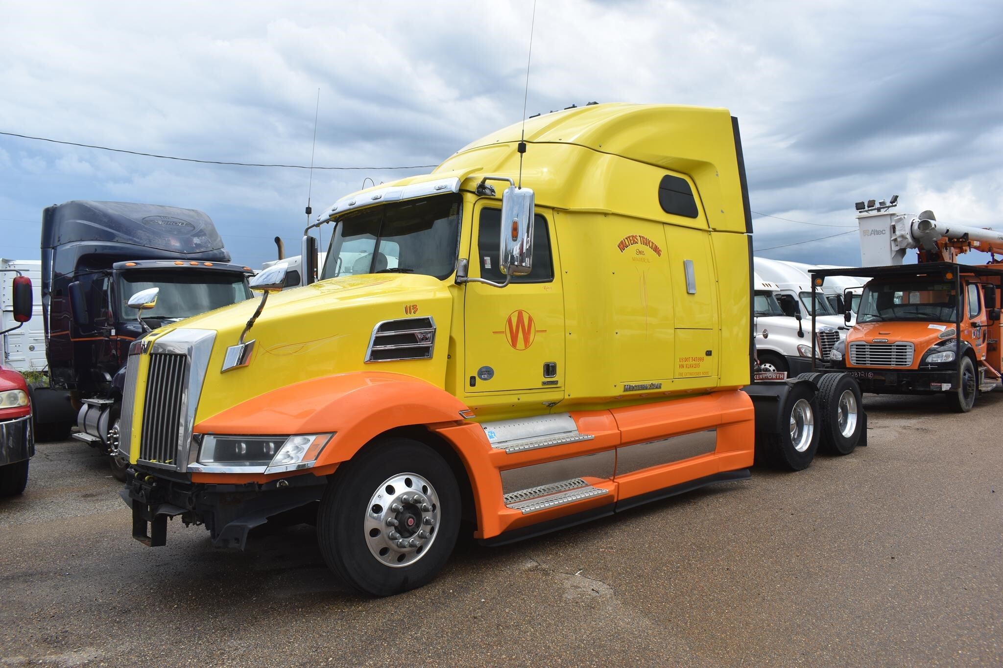2019 Western Star 5700XE Semi Trucks/Trailer