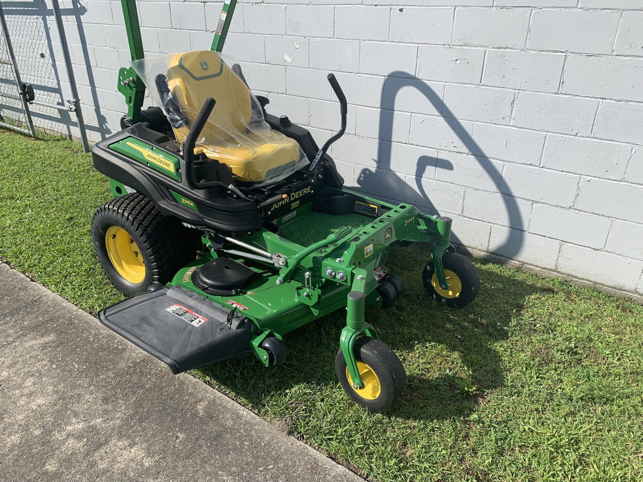 2024 John Deere Z915E Lawn Mower