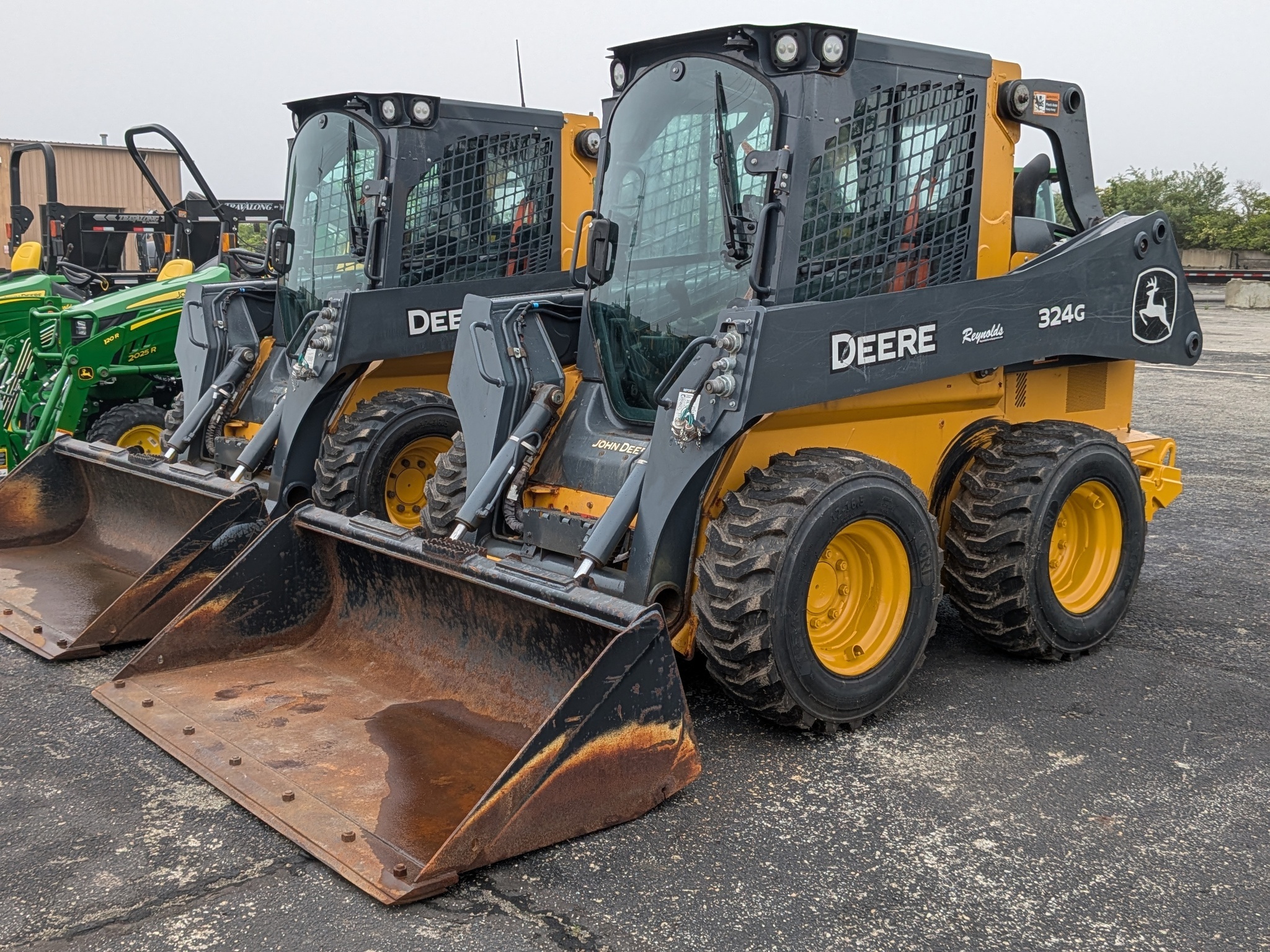 2022 Deere 324G Skid Steer