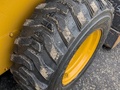 2022 Deere 324G Skid Steer