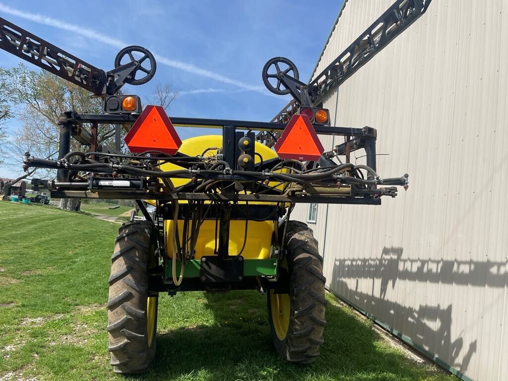  Sprayer Specialties VLU1000 Pull-Type Sprayer
