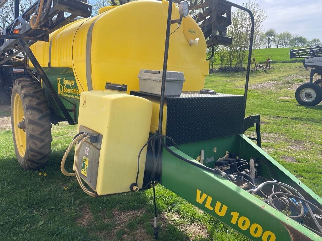  Sprayer Specialties VLU1000 Pull-Type Sprayer
