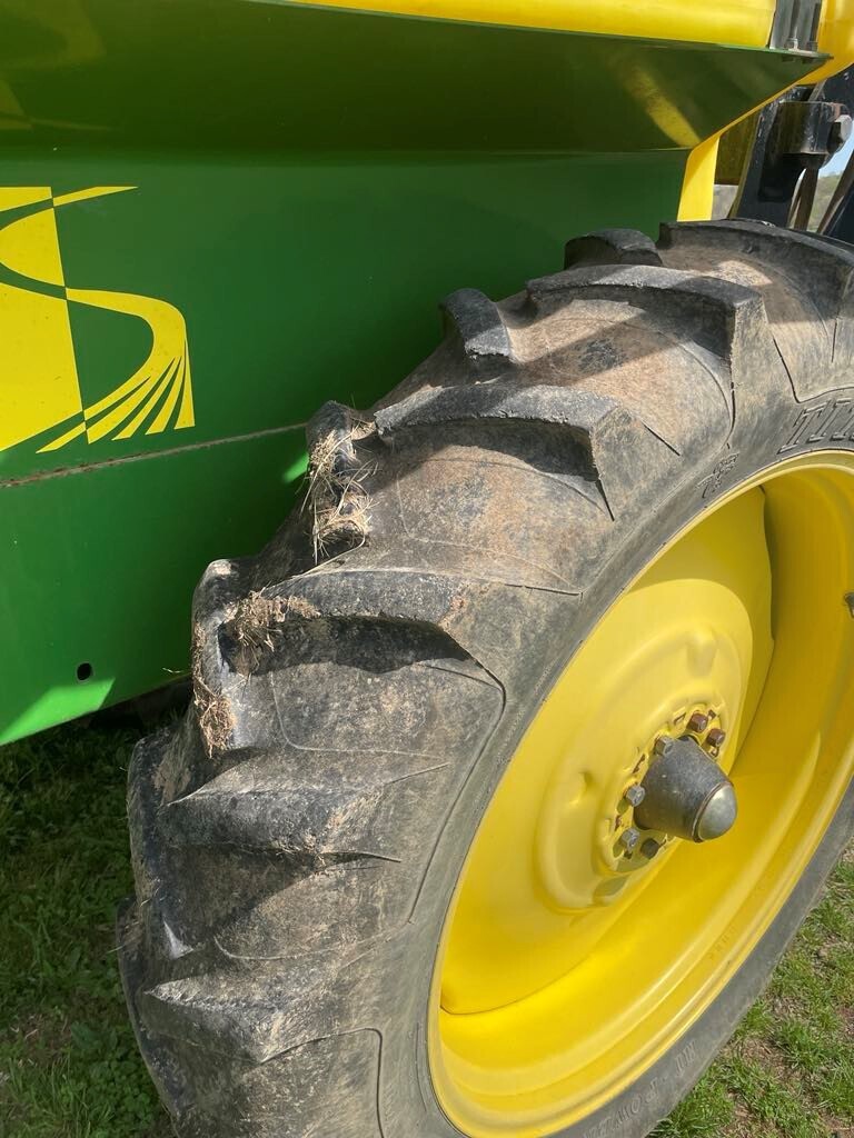  Sprayer Specialties VLU1000 Pull-Type Sprayer