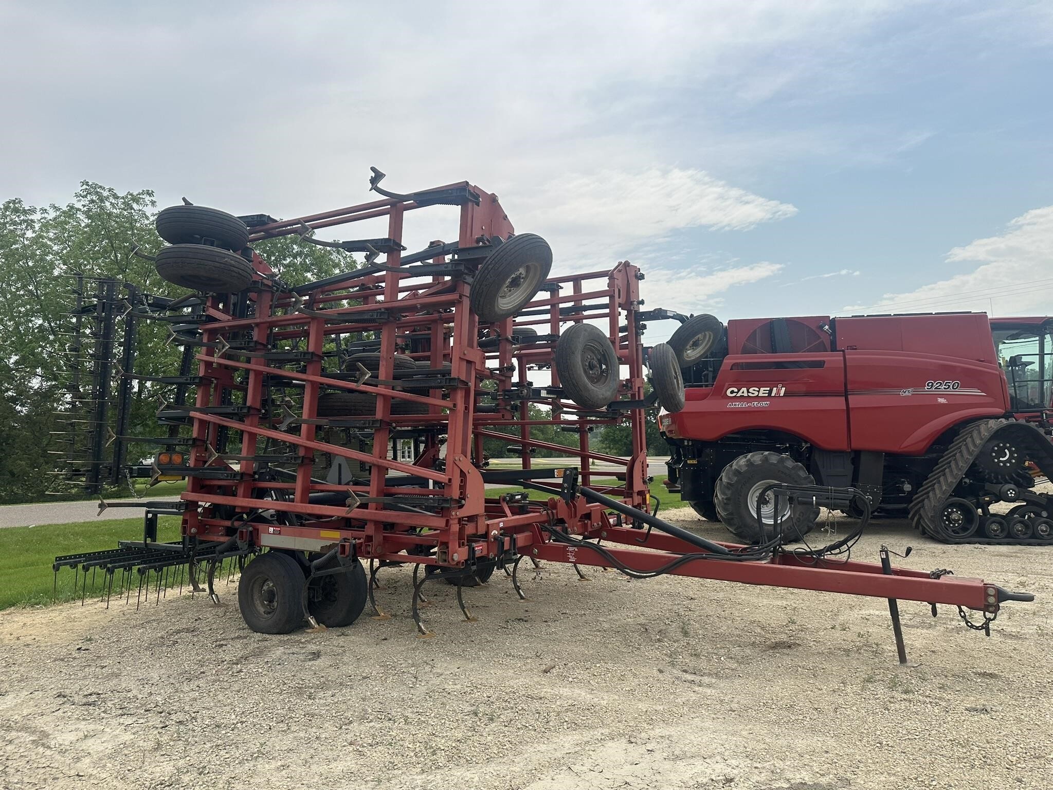 2004 Case IH Tigermate II Field Cultivator