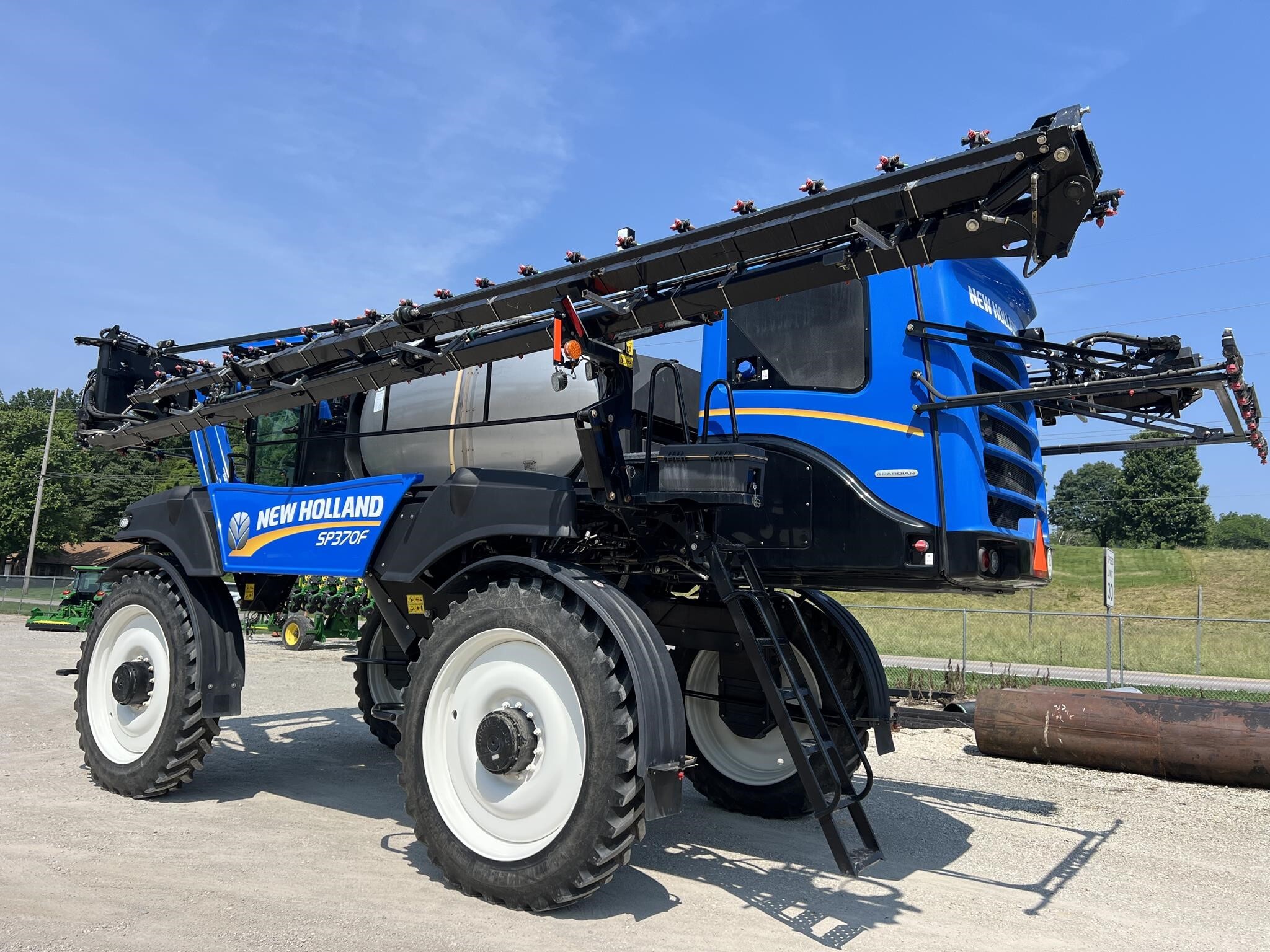 2021 New Holland SP370F Self-Propelled Sprayer