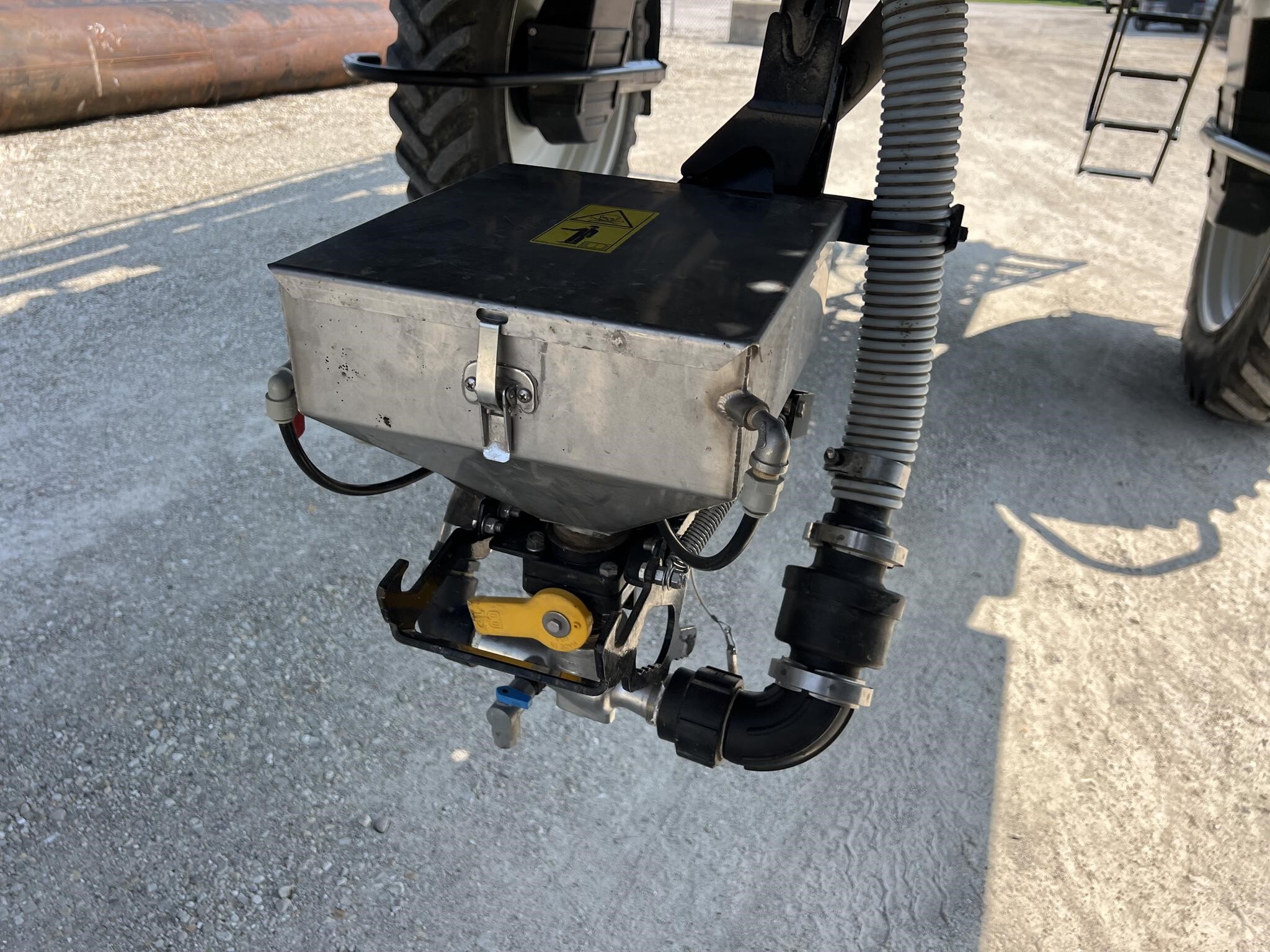 2021 New Holland SP370F Self-Propelled Sprayer