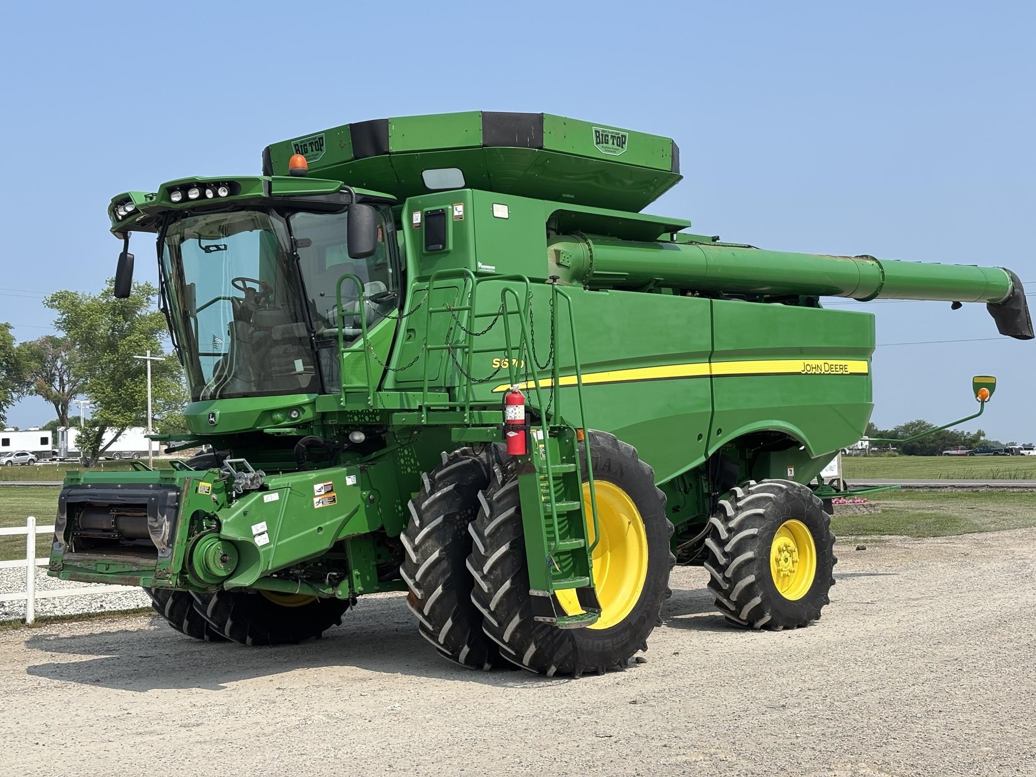 2013 John Deere S670 Combine
