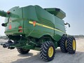 2013 John Deere S670 Combine