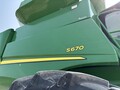 2013 John Deere S670 Combine