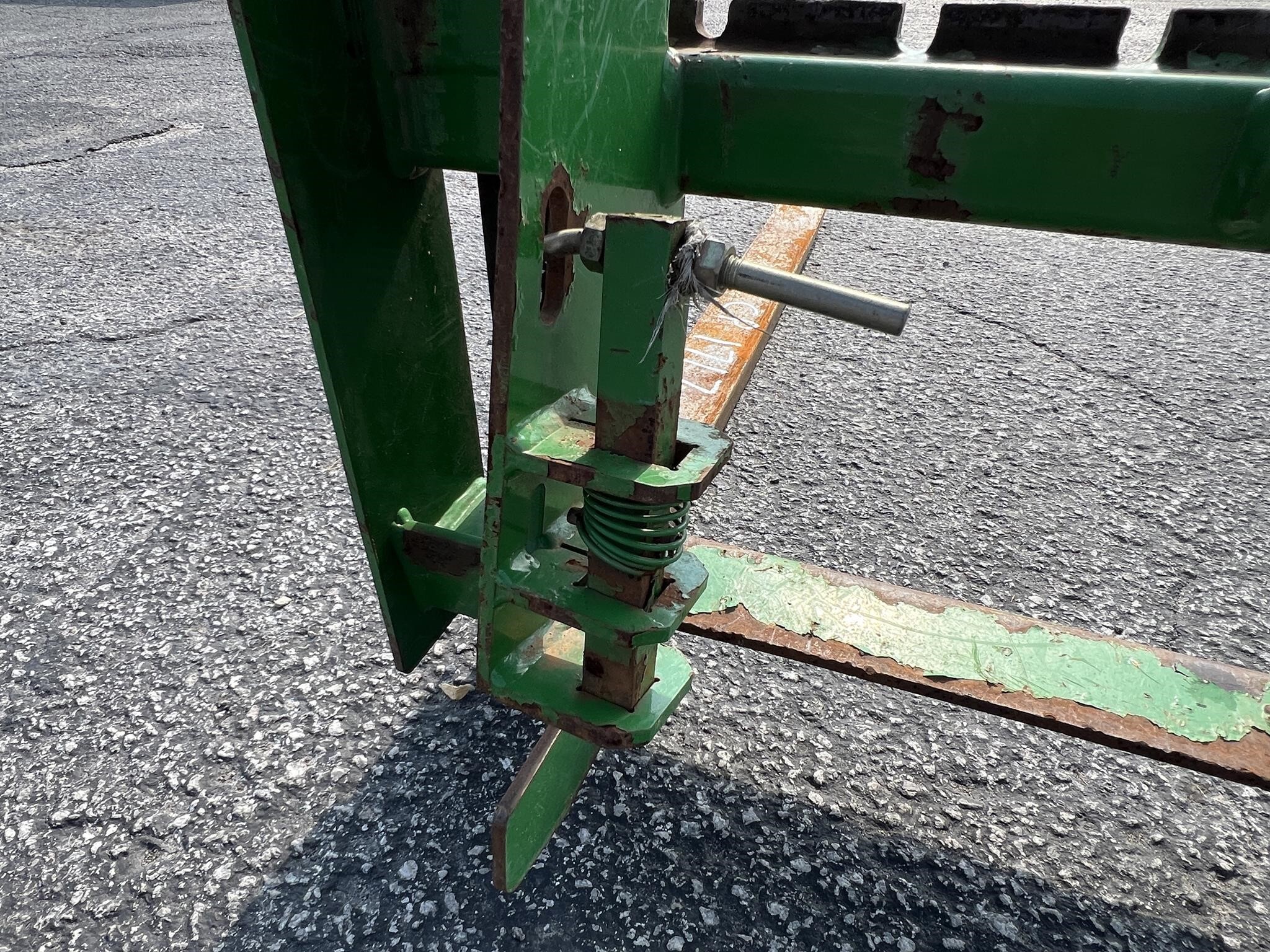  Frontier 5500 Loader and Skid Steer Attachment