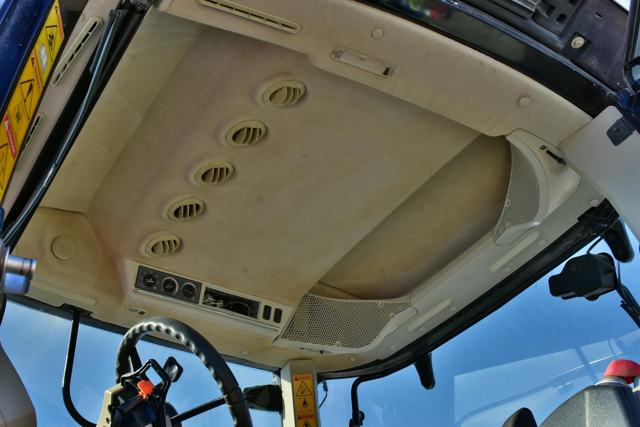 2012 Massey Ferguson 8680 Tractor