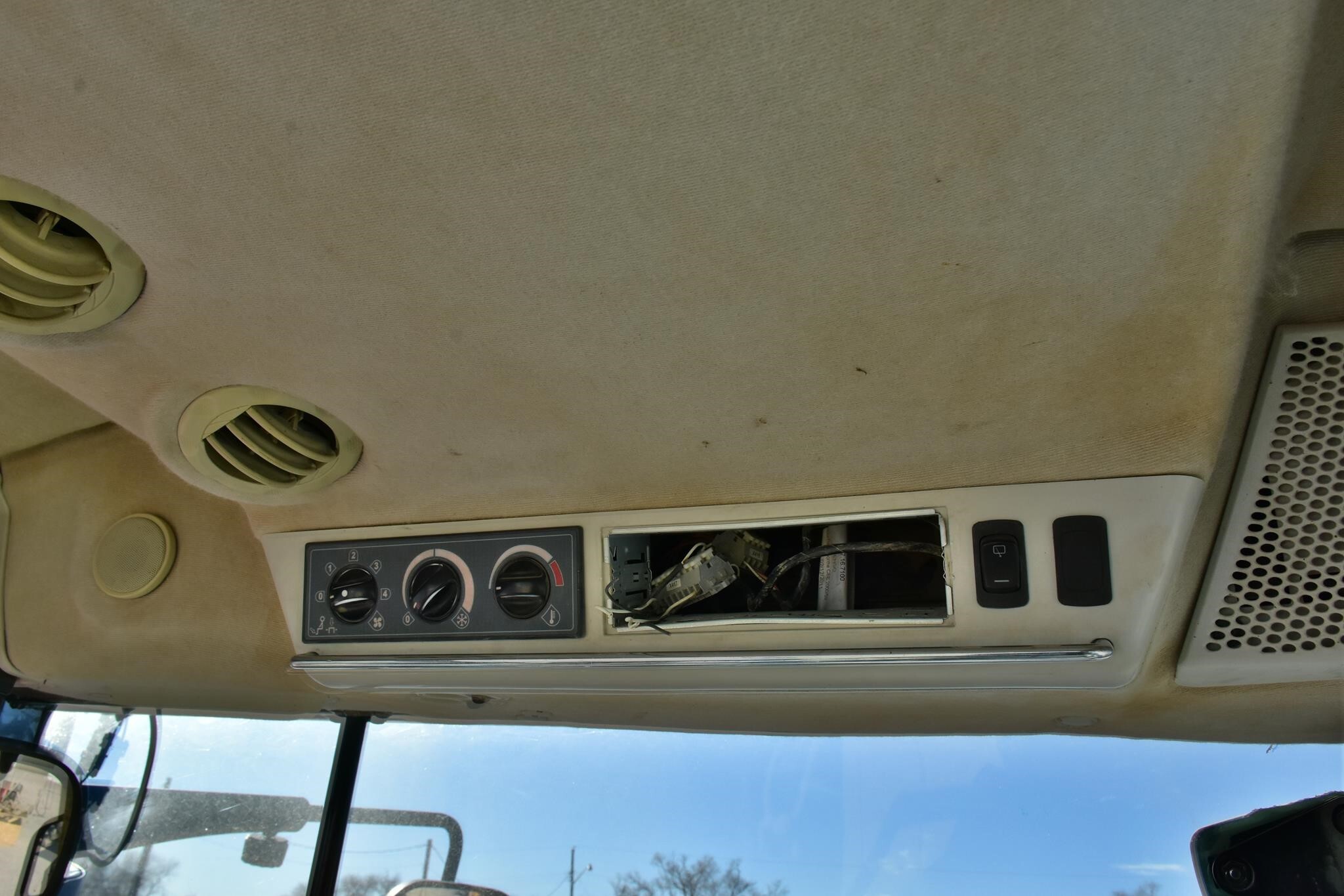 2012 Massey Ferguson 8680 Tractor