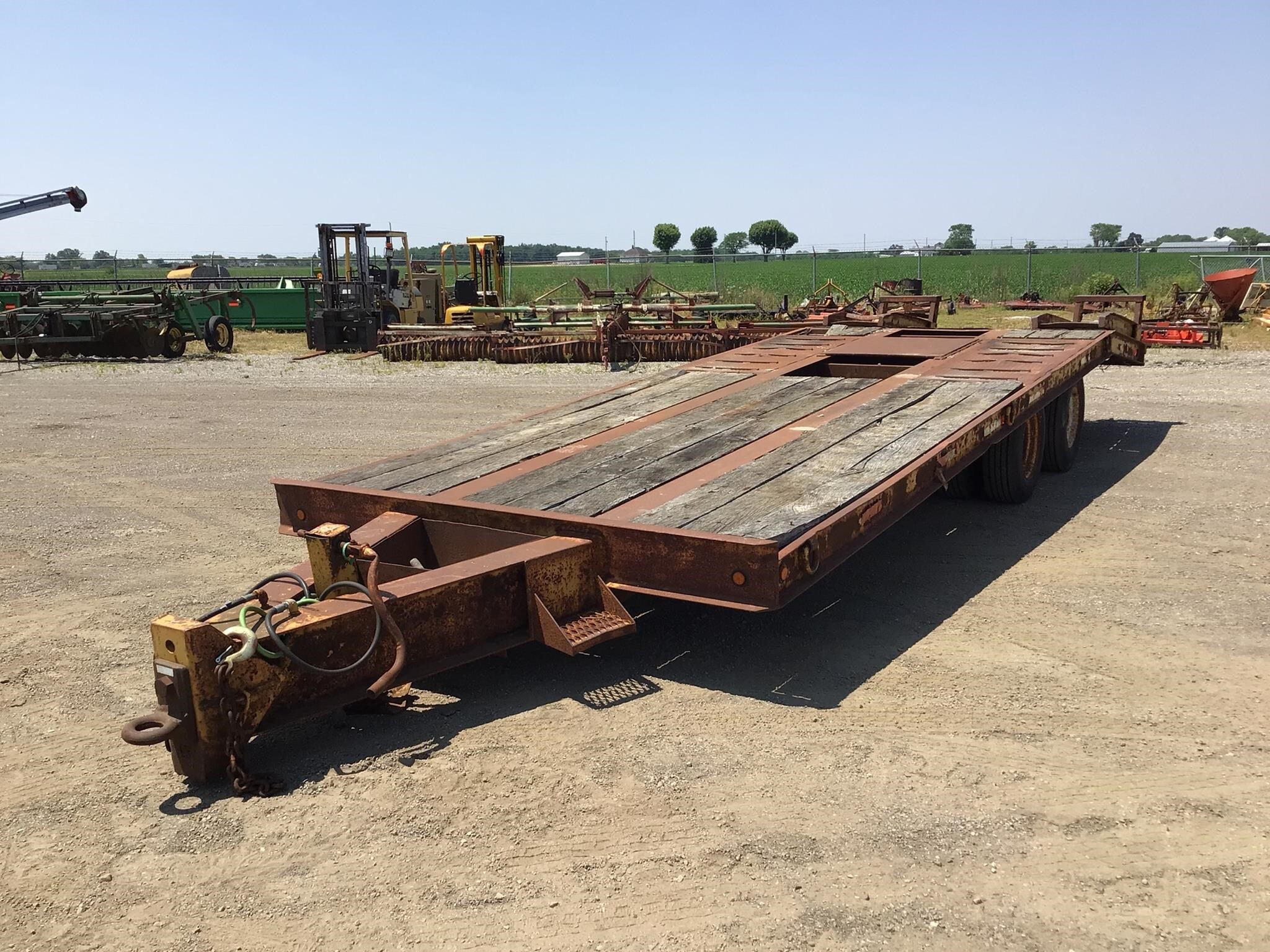 1900 Dynaweld 8x25 Flatbed Trucks/Trailer