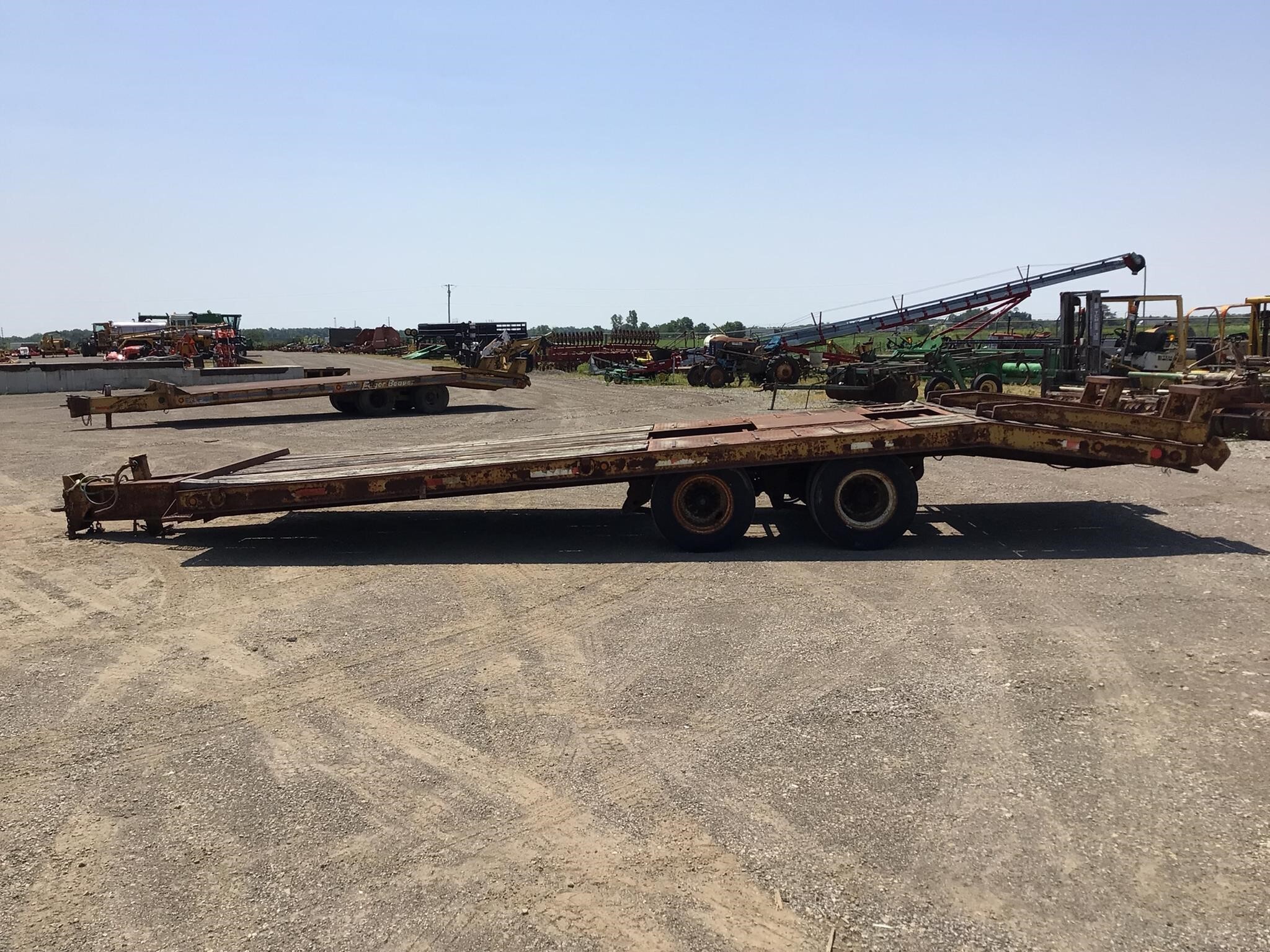 1900 Dynaweld 8x25 Flatbed Trucks/Trailer