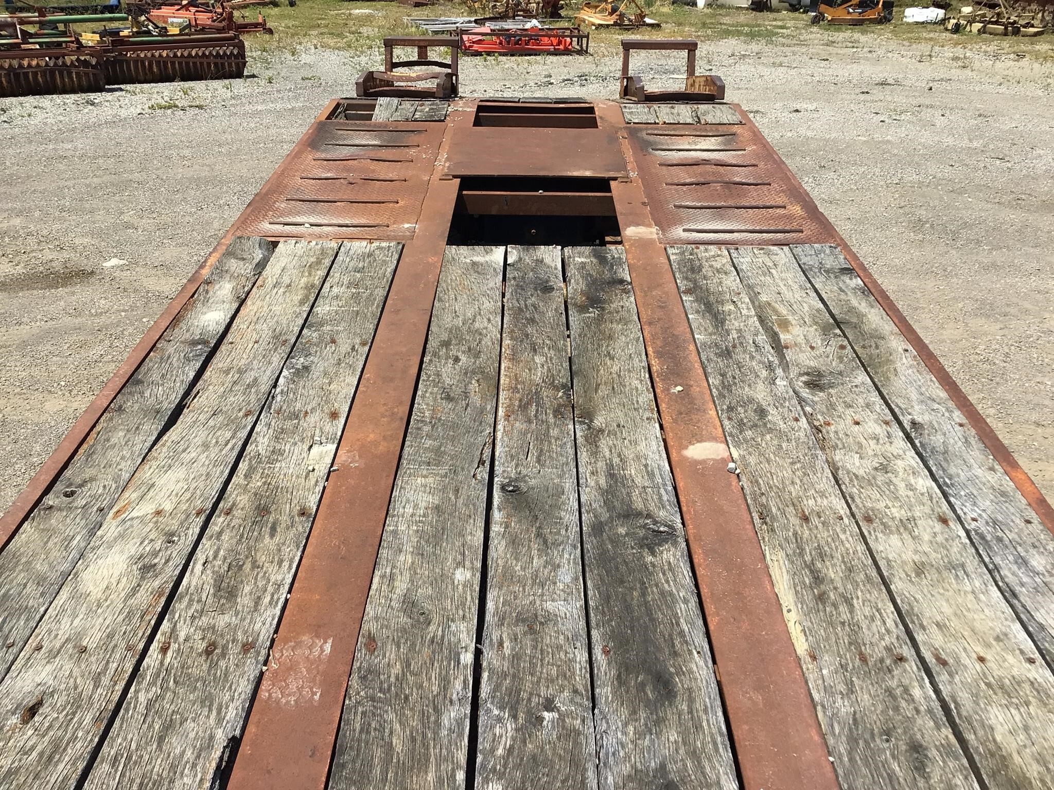1900 Dynaweld 8x25 Flatbed Trucks/Trailer