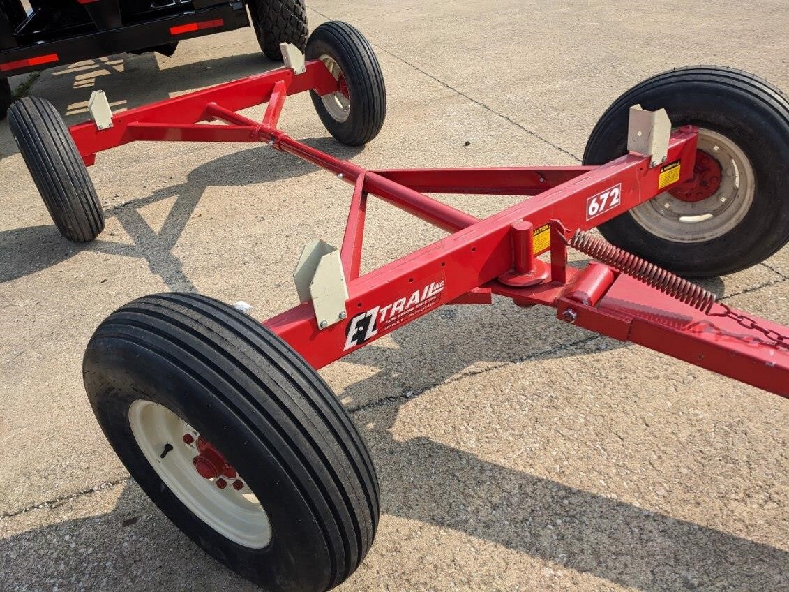 2010 E-Z Trail 672 Header Trailer