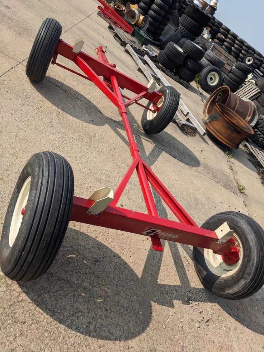 2010 E-Z Trail 672 Header Trailer