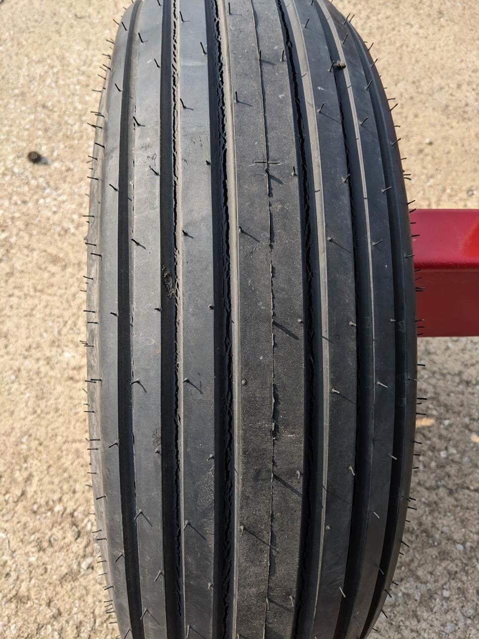 2010 E-Z Trail 672 Header Trailer