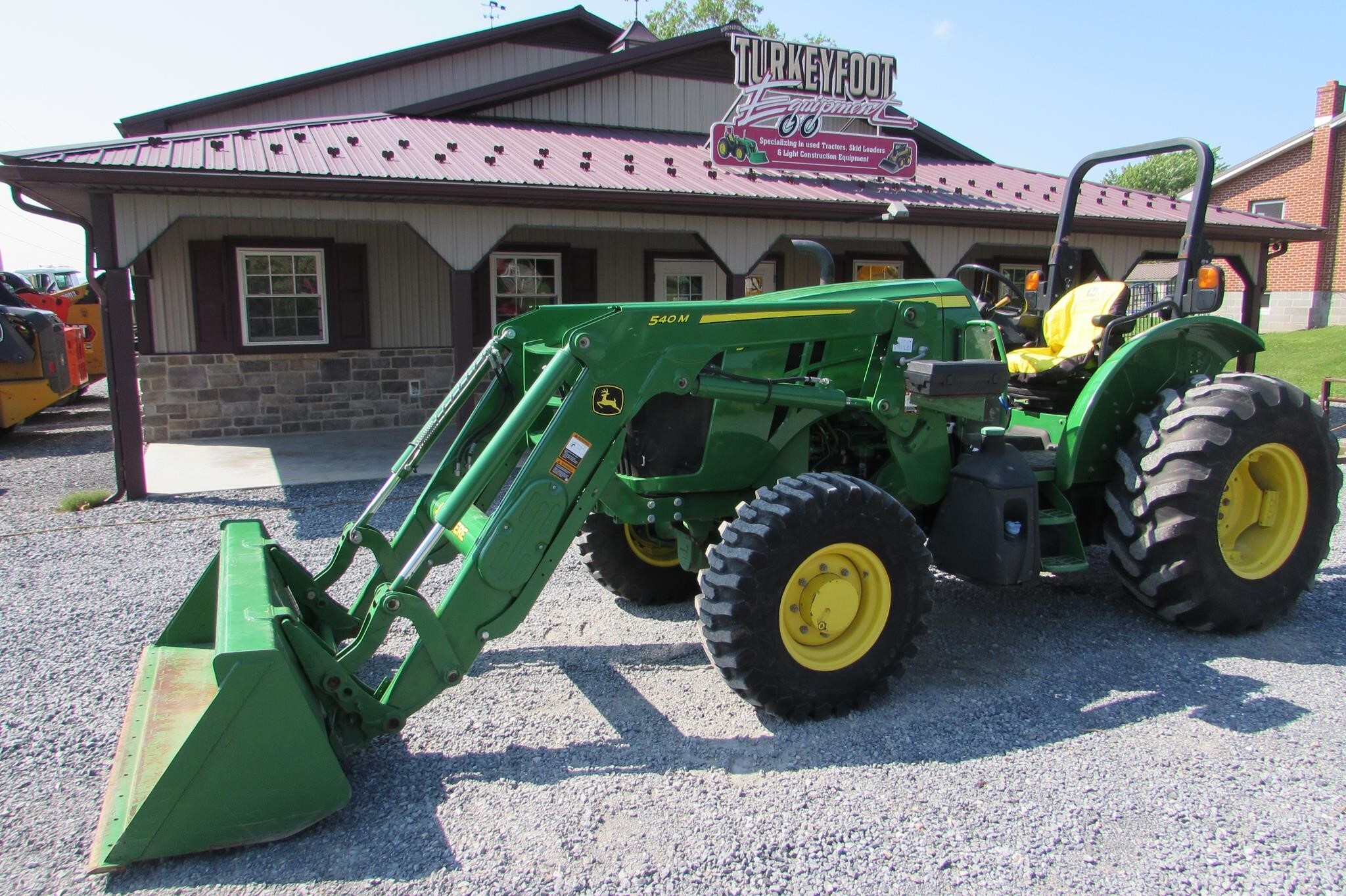 2018 John Deere 5090E Tractor