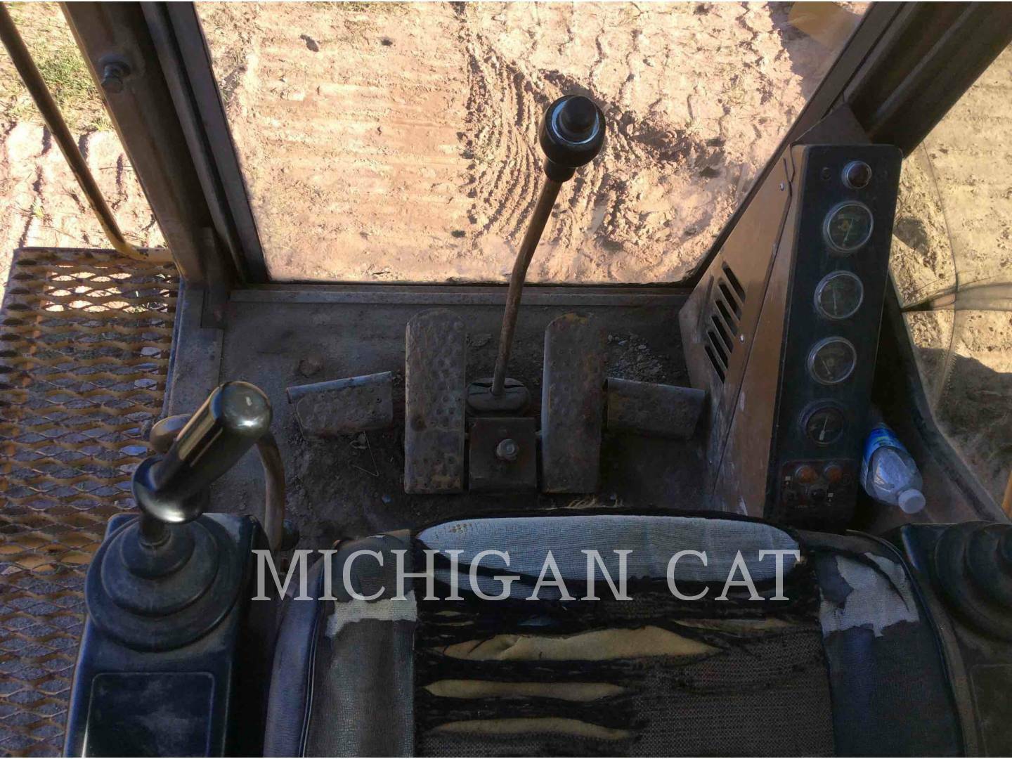 1987 Caterpillar 235B Excavator