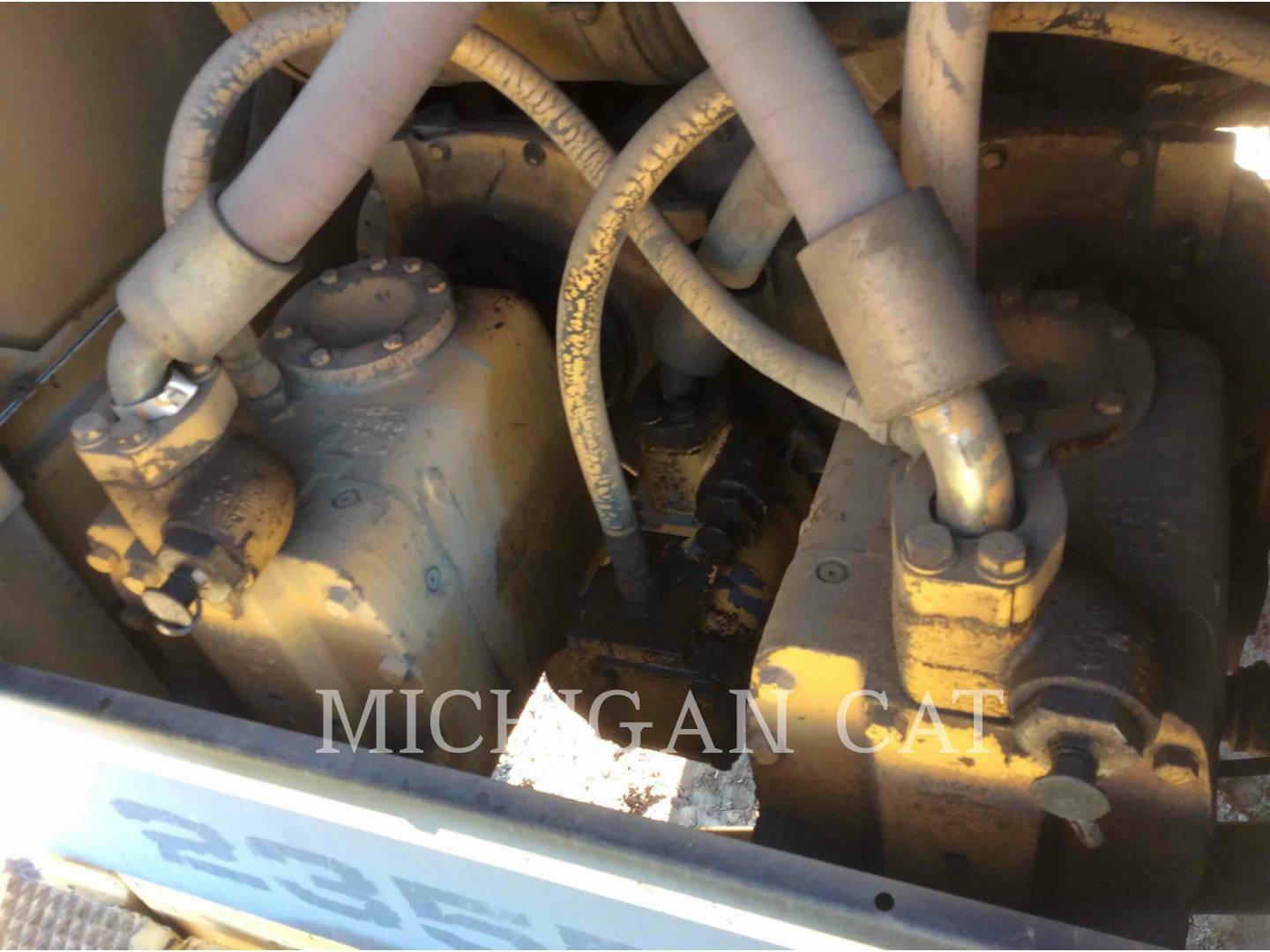 1987 Caterpillar 235B Excavator