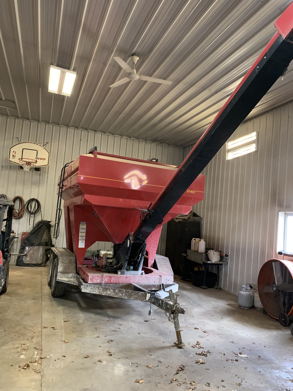 2003 Friesen 240 Seed Tender
