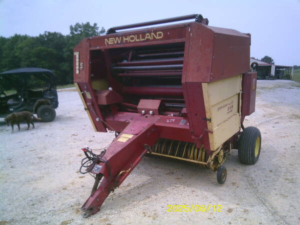 90 New Holland 855 Round Baler