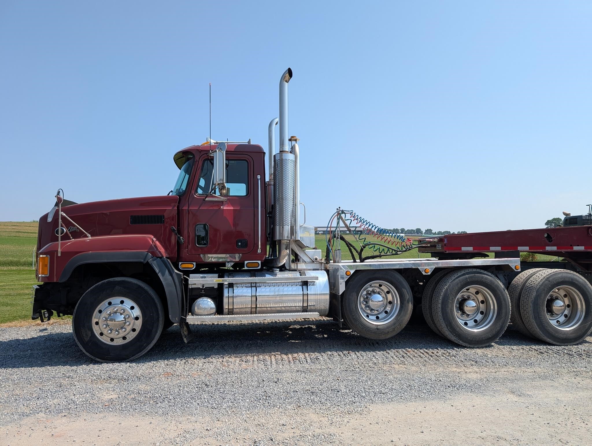 2003 Mack CL733 Semi Trucks/Trailer