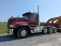 2003 Mack CL733 Semi Trucks/Trailer