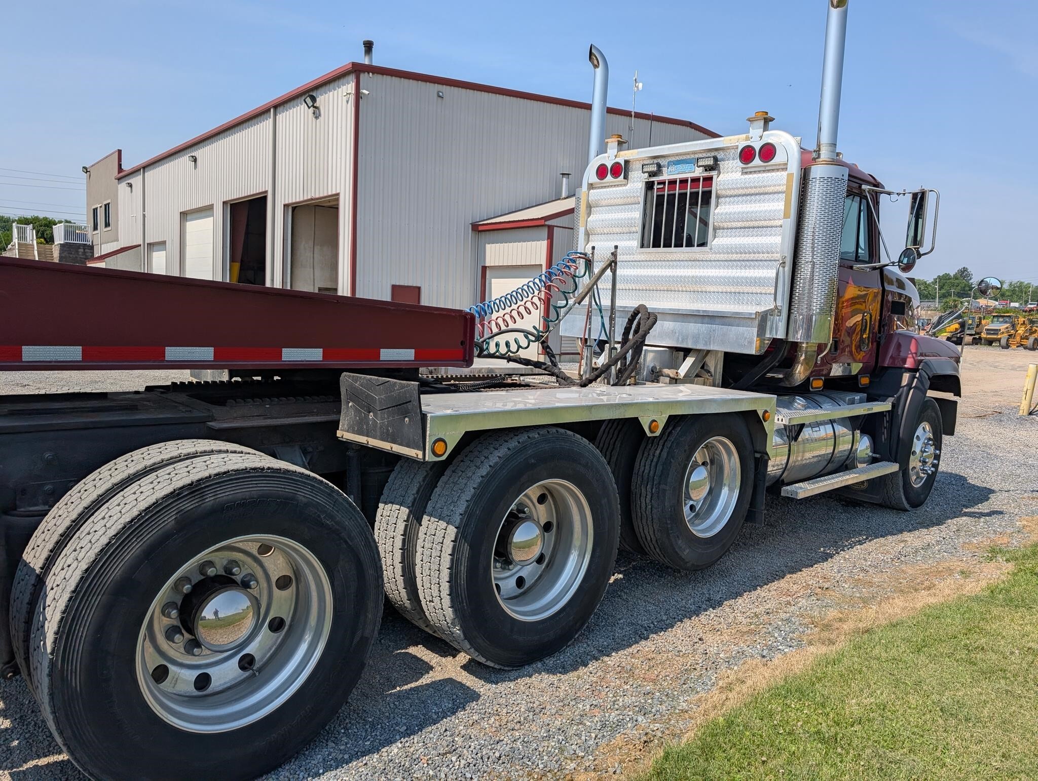 2003 Mack CL733 Semi Trucks/Trailer