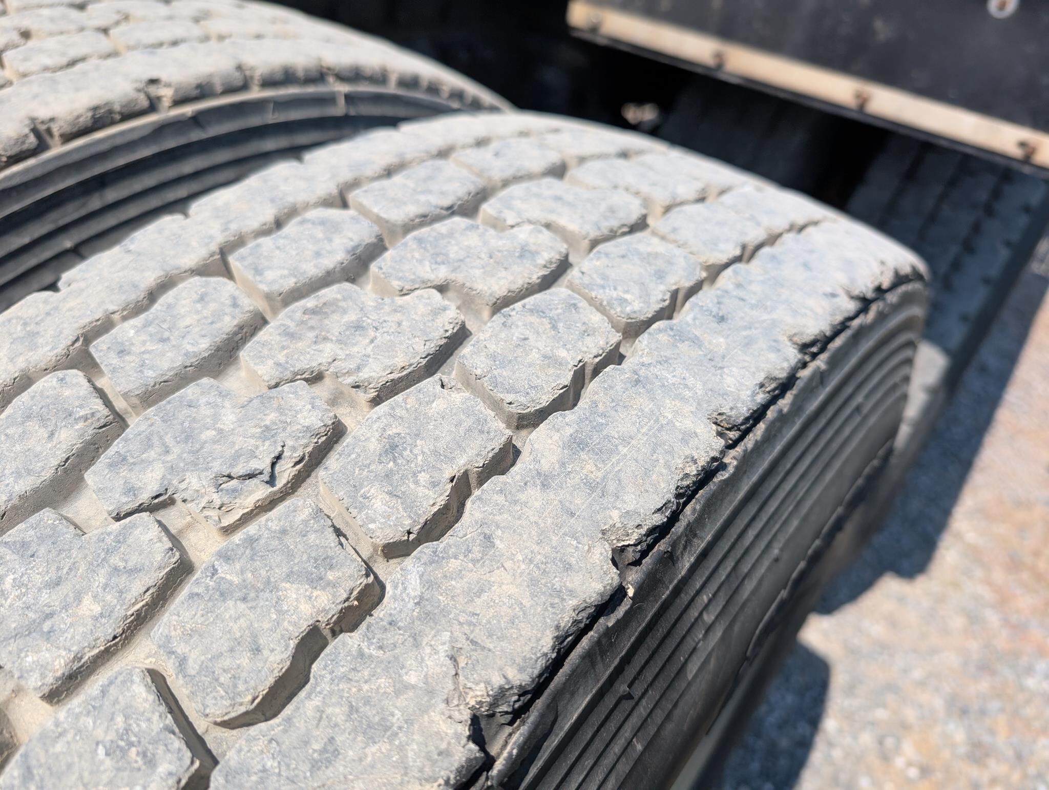 2003 Mack CL733 Semi Trucks/Trailer