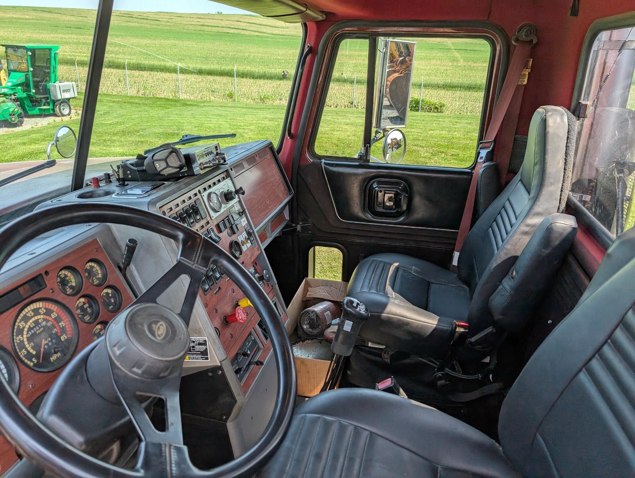 2003 Mack CL733 Semi Trucks/Trailer