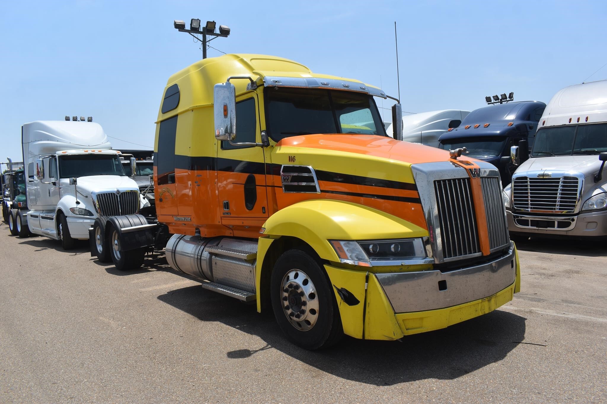 2020 Western Star 5700XE Semi Trucks/Trailer