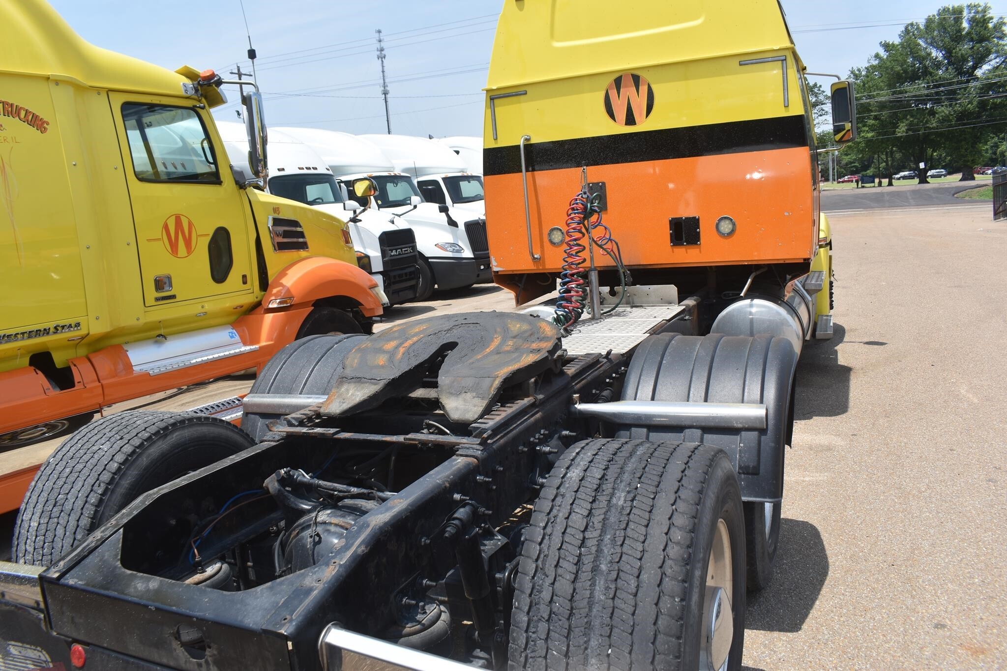 2020 Western Star 5700XE Semi Trucks/Trailer