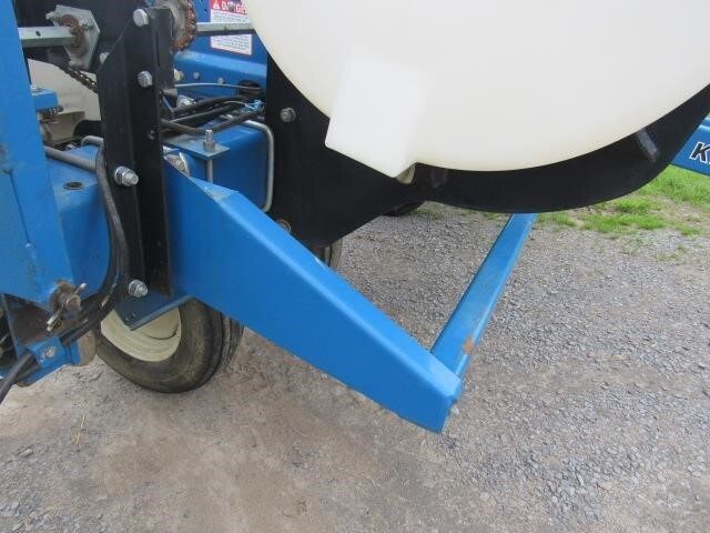 2001 Kinze 3000 Planter