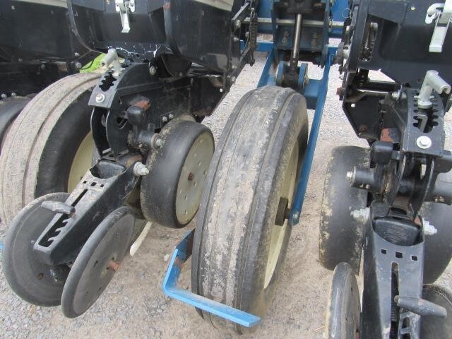 2001 Kinze 3000 Planter