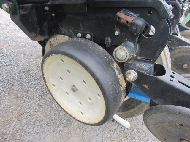 2001 Kinze 3000 Planter