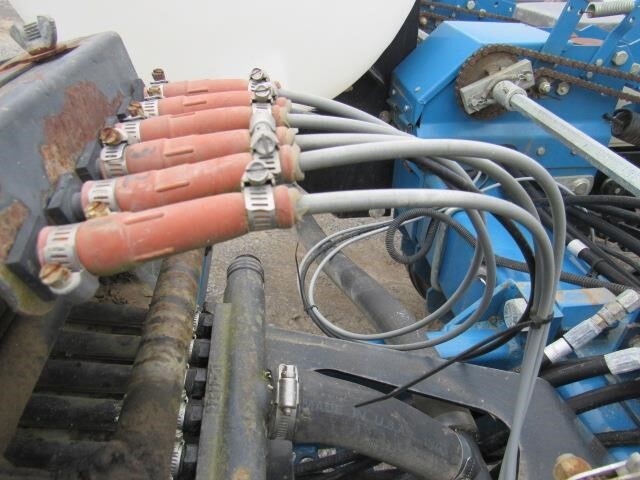 2001 Kinze 3000 Planter